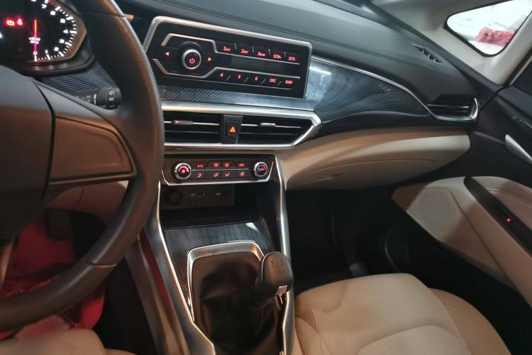 Used SAIC MAXUS G50 2023 1.5T Manual Comfort A Interior 3