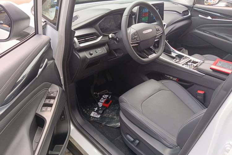 Used SAIC MAXUS G50 2023 PLUS 1.5T Happiness-Recommended Automatic Escort Edition Interior 3