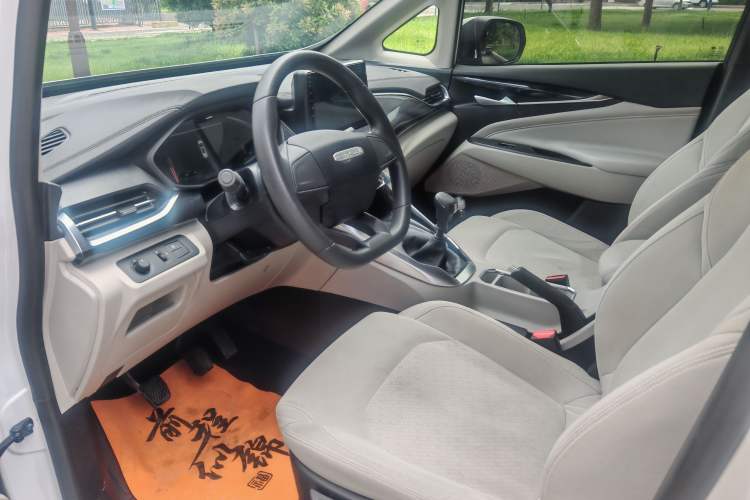 Used SAIC MAXUS G50 2023 1.5T Manual Comfort A Interior 4
