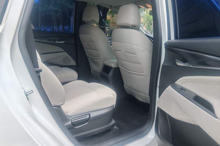 Used SAIC MAXUS G50 2023 1.5T Manual Comfort A Interior 6