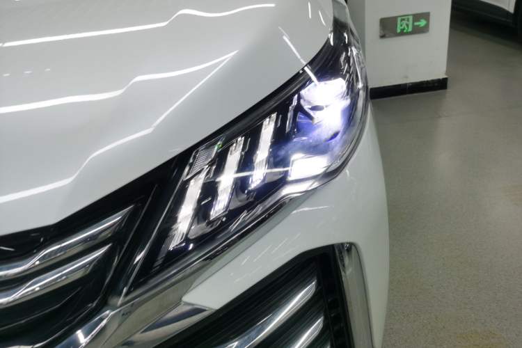 Used SAIC MAXUS G50 2023 PLUS 1.5T Happiness-Recommended Automatic Escort Edition Left Front Headlight