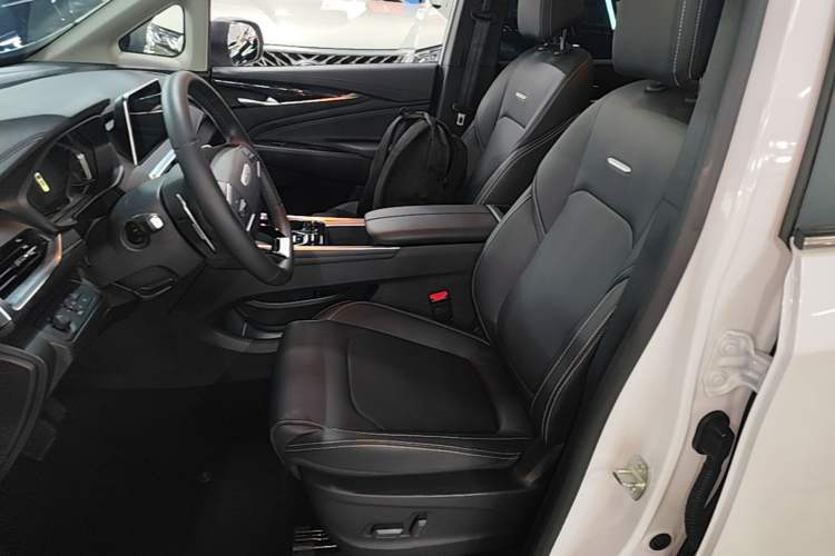 Used SAIC MAXUS G50 2023 PLUS 1.5T Happiness-Recommended Automatic Start Edition Left Front Seat