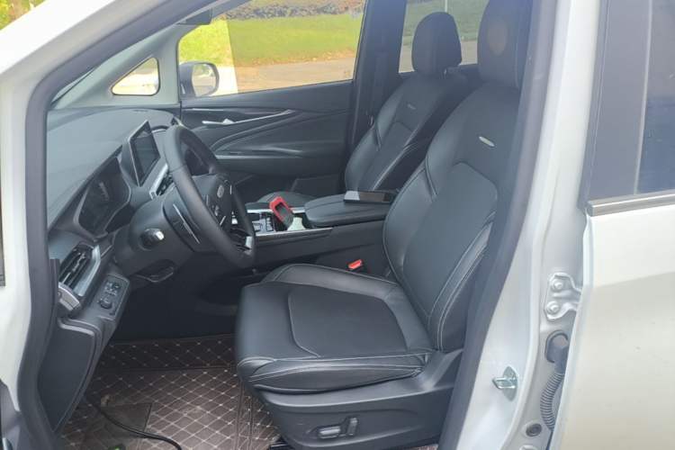 Used SAIC MAXUS G50 2023 PLUS 1.5T Happiness-Recommended Automatic Start Edition Left Front Seat