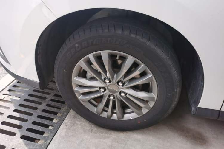 Used SAIC MAXUS G50 2023 PLUS 1.5T Happiness-Recommended Automatic Start Edition Left Front Wheel Hub