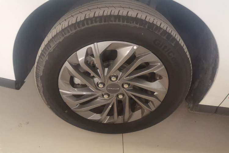 Used SAIC MAXUS G50 2023 PLUS 1.5T Automatic Escort Edition Left Front Wheel Hub