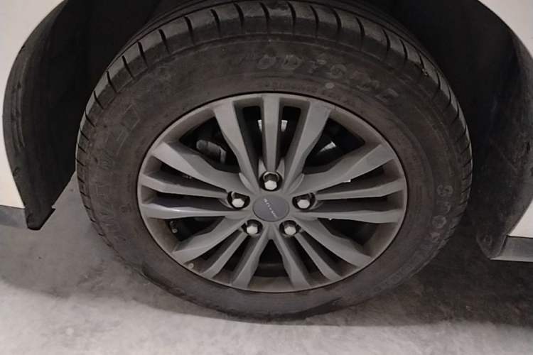 Used SAIC MAXUS G50 2023 PLUS 1.5T Happiness-Recommended Automatic Start Edition Left Front Wheel Hub