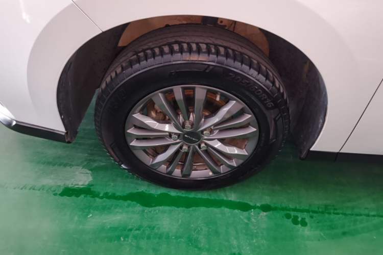 Used SAIC MAXUS G50 2023 1.5T Manual Comfort A Left Front Wheel Hub