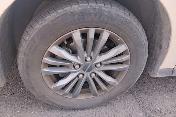 Used SAIC MAXUS G50 2023 PLUS 1.5T Happiness-Recommended Automatic Start Edition Left Front Wheel Hub