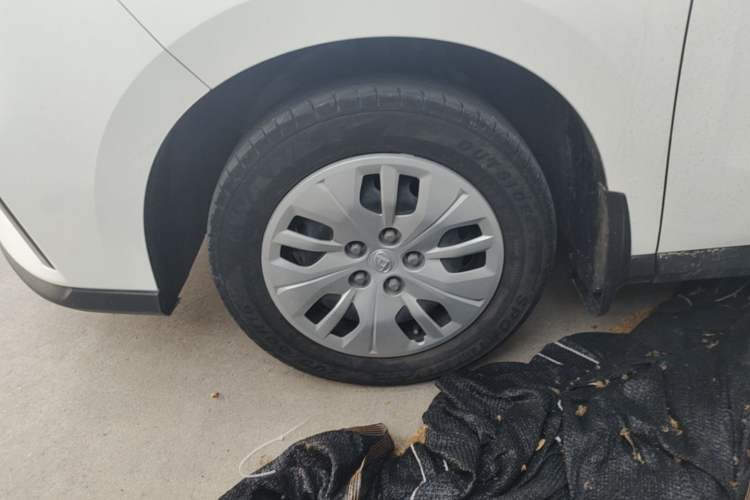 Used SAIC MAXUS G50 2023 1.5T Manual Comfort A Left Front Wheel Hub