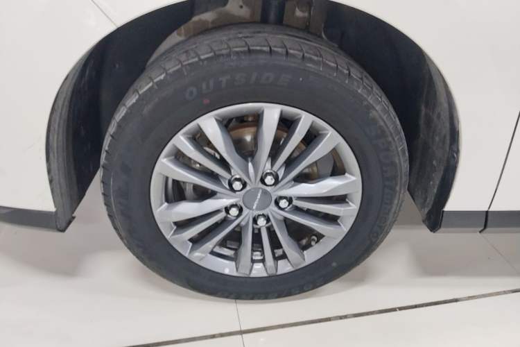 Used SAIC MAXUS G50 2023 PLUS 1.5T Happiness-Recommended Automatic Start Edition Left Front Wheel Hub