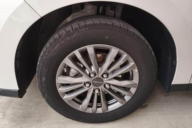 Used SAIC MAXUS G50 2023 PLUS 1.5T Happiness-Recommended Automatic Start Edition Left Front Wheel Hub