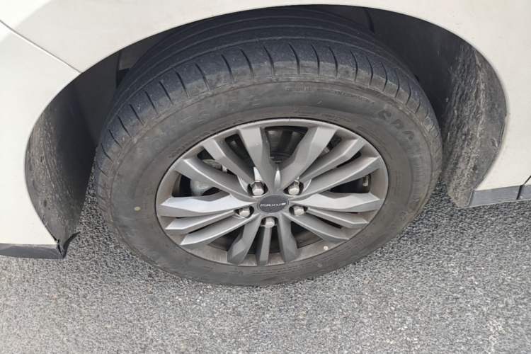 Used SAIC MAXUS G50 2023 PLUS 1.5T Happiness-Recommended Automatic Start Edition Left Front Wheel Hub