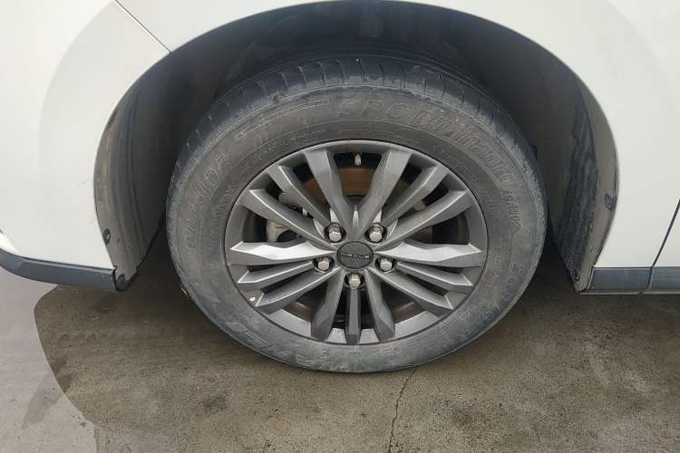 Used SAIC MAXUS G50 2023 1.5T Manual Comfort A Left Front Wheel Hub