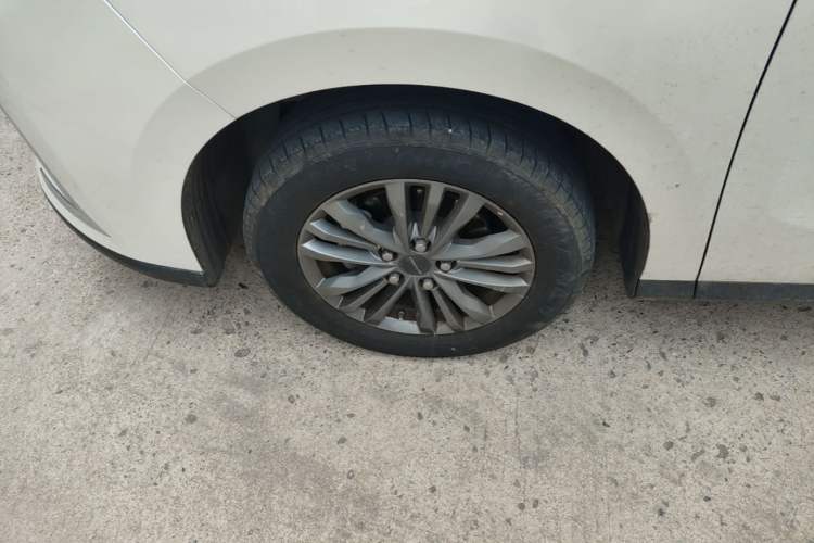 Used SAIC MAXUS G50 2023 PLUS 1.5T Happiness-Recommended Automatic Start Edition Left Front Wheel Hub