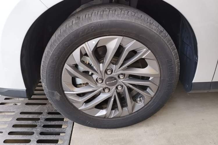 Used SAIC MAXUS G50 2023 PLUS 1.5T Automatic Cruise Version Left Front Wheel Hub