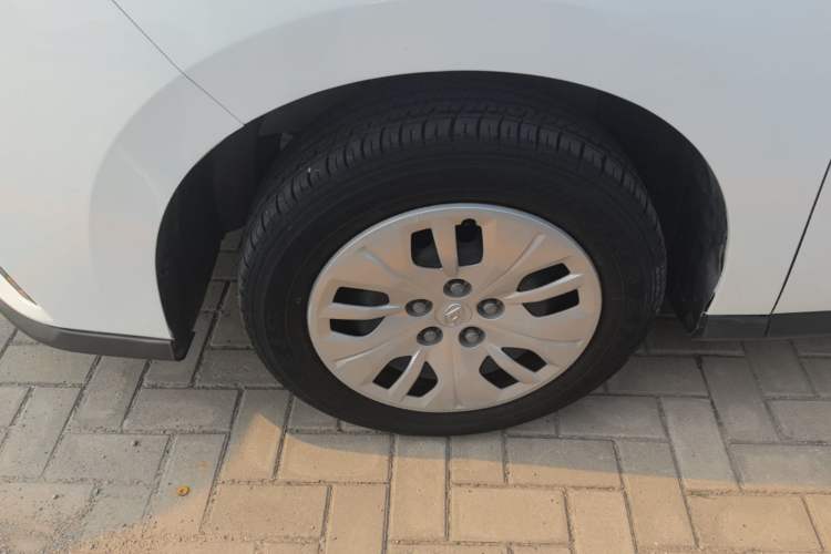 Used SAIC MAXUS G50 2023 1.5T Manual Comfort A Left Front Wheel Hub