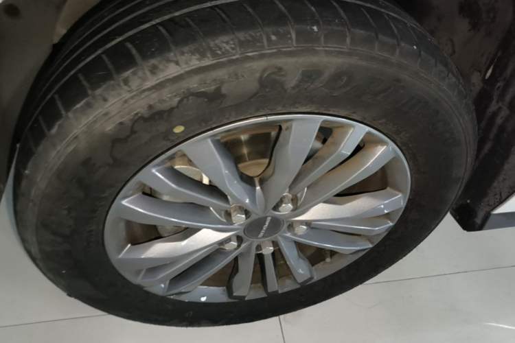 Used SAIC MAXUS G50 2023 PLUS 1.5T Happiness-Recommended Automatic Start Edition Left Front Wheel Hub