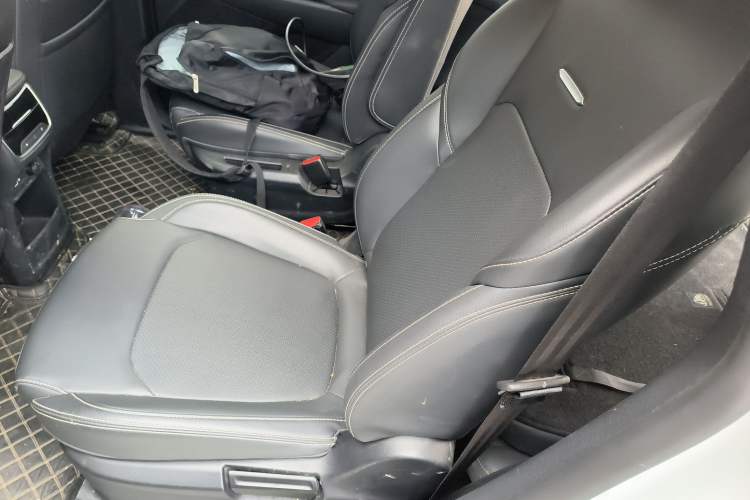 Used SAIC MAXUS G50 2023 PLUS 1.5T Happiness-Recommended Automatic Start Edition Left Rear Seat