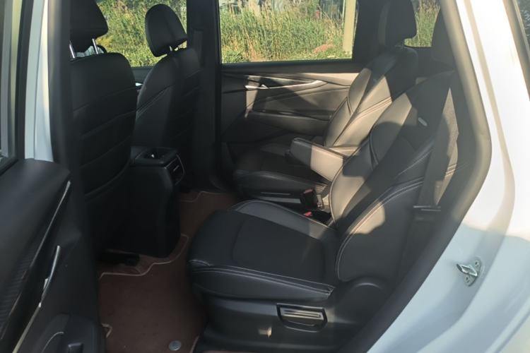 Used SAIC MAXUS G50 2023 PLUS 1.5T Happiness-Recommended Automatic Start Edition Left Rear Seat