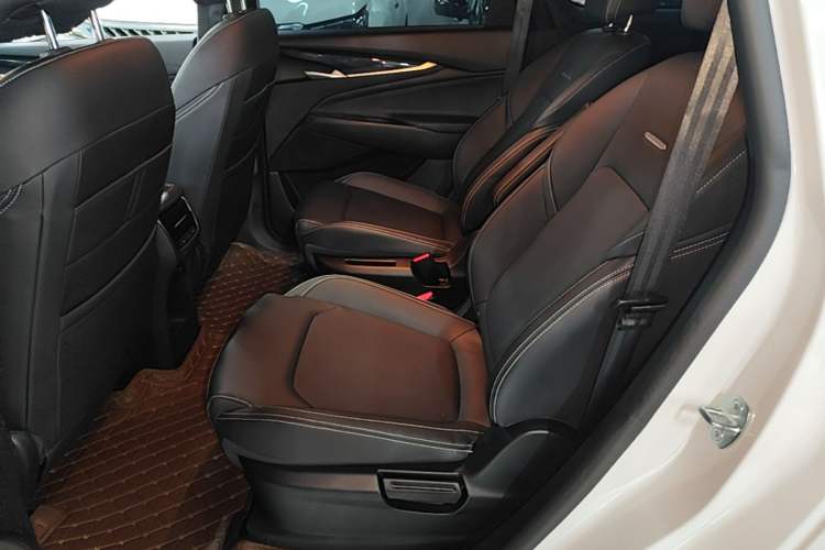 Used SAIC MAXUS G50 2023 PLUS 1.5T Happiness-Recommended Automatic Start Edition Left Rear Seat