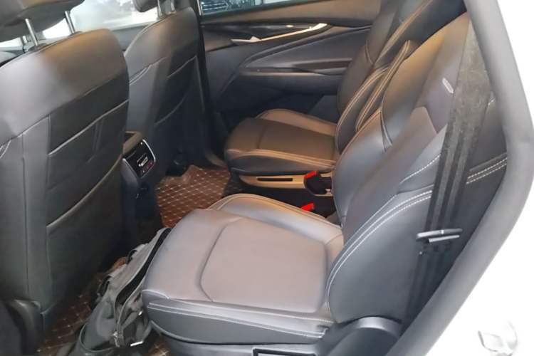 Used SAIC MAXUS G50 2023 PLUS 1.5T Happiness-Recommended Automatic Start Edition Left Rear Seat