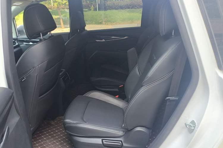 Used SAIC MAXUS G50 2023 PLUS 1.5T Happiness-Recommended Automatic Start Edition Left Rear Seat