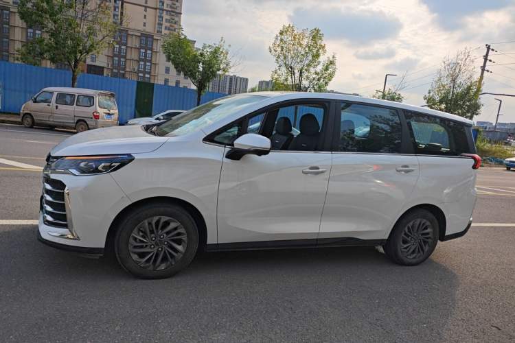 Used SAIC MAXUS G50 2023 PLUS 1.5T Happiness-Recommended Automatic Cruise Version Left Side