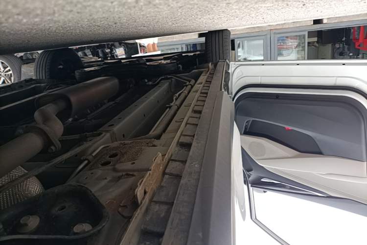 Used SAIC MAXUS G50 2023 1.5T Manual Comfort A Left Side Sill
