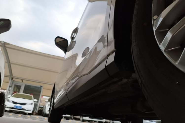 Used SAIC MAXUS G50 2023 PLUS 1.5T Happiness-Recommended Automatic Start Edition Left Side Sill