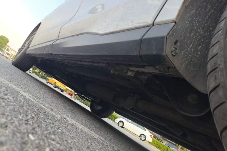 Used SAIC MAXUS G50 2023 PLUS 1.5T Happiness-Recommended Automatic Start Edition Left Side Sill