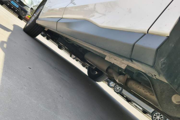 Used SAIC MAXUS G50 2023 PLUS 1.5T Happiness-Recommended Automatic Start Edition Left Side Sill
