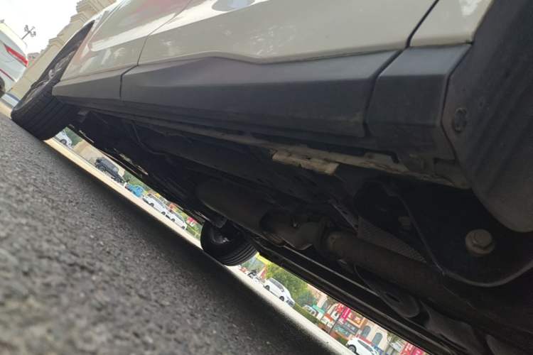 Used SAIC MAXUS G50 2023 PLUS 1.5T Happiness-Recommended Automatic Start Edition Left Side Sill