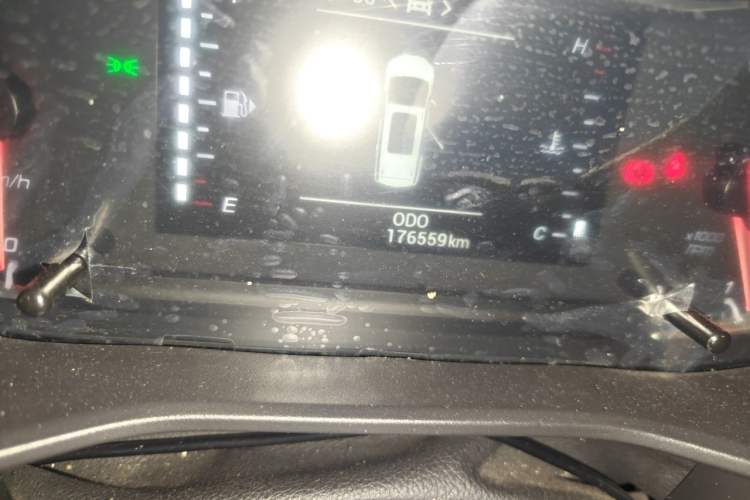 Used SAIC MAXUS G50 2023 1.5T Manual Comfort B Trim Odometer Close Up