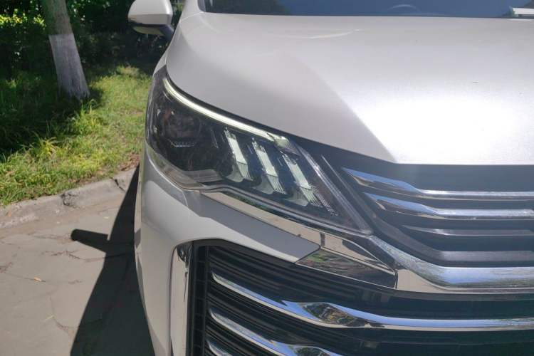 Used SAIC MAXUS G50 2023 PLUS 1.5T Happiness-Recommended Automatic Start Edition Right Front Headlight
