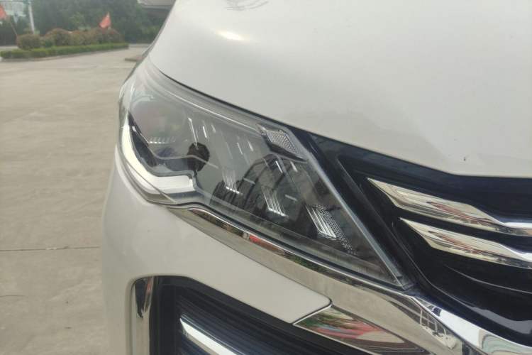Used SAIC MAXUS G50 2023 PLUS 1.5T Happiness-Recommended Automatic Start Edition Right Front Headlight