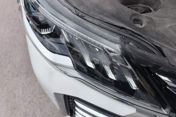 Used SAIC MAXUS G50 2023 PLUS 1.5T Happiness-Recommended Automatic Start Edition Right Front Headlight