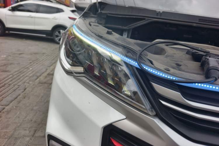 Used SAIC MAXUS G50 2023 1.5T Manual Comfort A Right Front Headlight