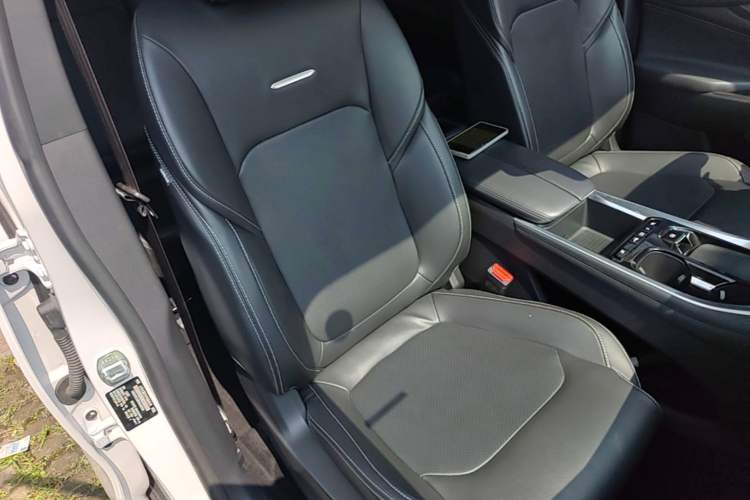 Used SAIC MAXUS G50 2023 PLUS 1.5T Happiness-Recommended Automatic Escort Edition Right Front Seat