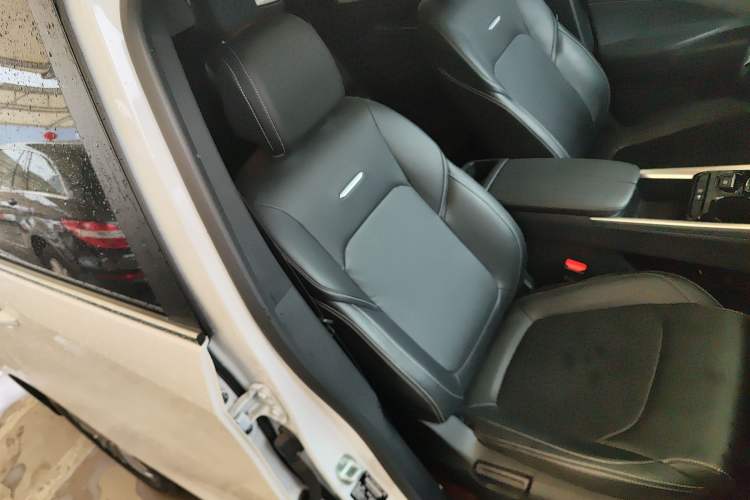 Used SAIC MAXUS G50 2023 PLUS 1.5T Happiness-Recommended Automatic Start Edition Right Front Seat