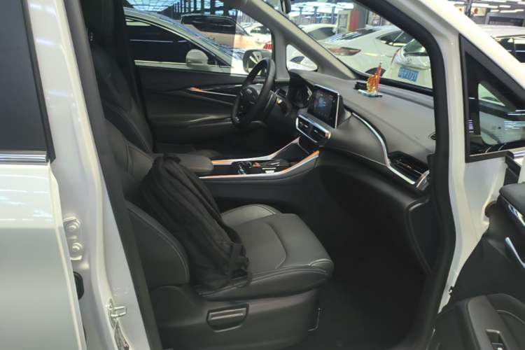 Used SAIC MAXUS G50 2023 PLUS 1.5T Happiness-Recommended Automatic Start Edition Right Front Seat