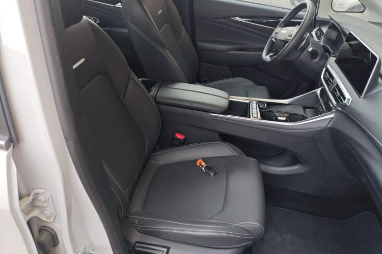 Used SAIC MAXUS G50 2023 PLUS 1.5T Happiness-Recommended Automatic Cruise Version Right Front Seat