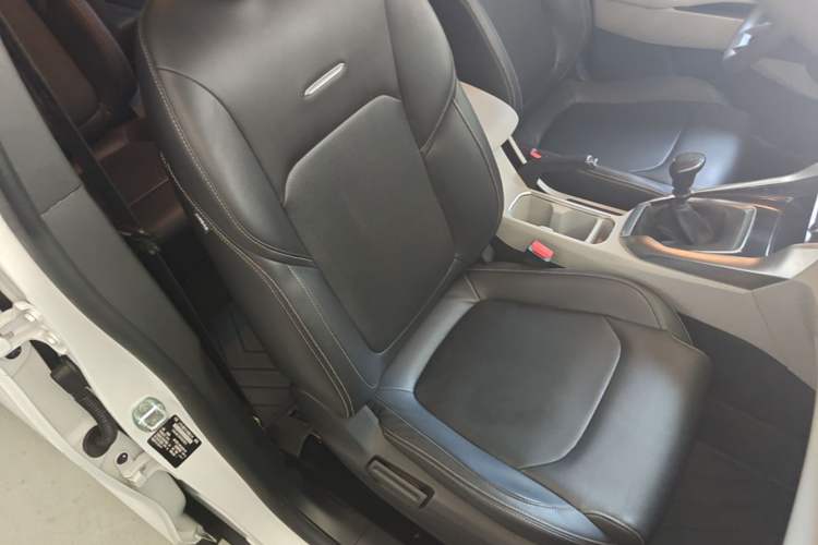 Used SAIC MAXUS G50 2023 1.5T Manual Comfort A Right Front Seat