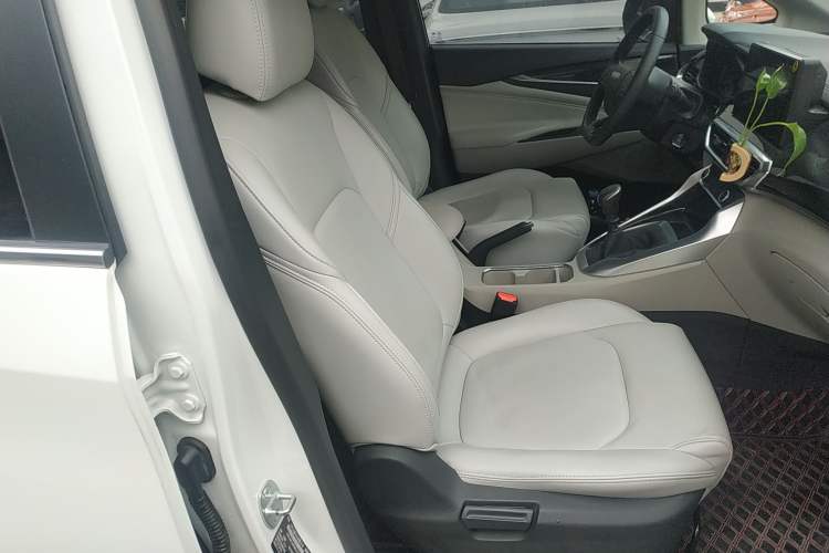 Used SAIC MAXUS G50 2023 1.5T Manual Comfort A Right Front Seat