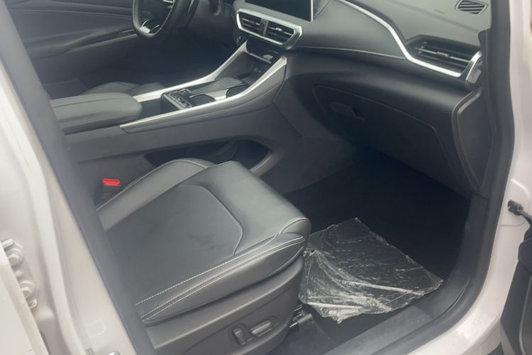 Used SAIC MAXUS G50 2023 PLUS 1.5T Automatic Escort Edition Right Front Seat