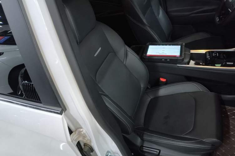 Used SAIC MAXUS G50 2023 PLUS 1.5T Happiness-Recommended Automatic Start Edition Right Front Seat