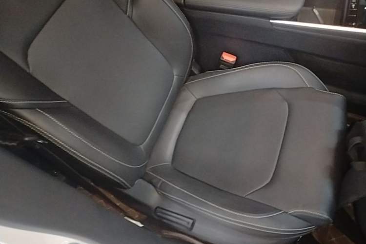 Used SAIC MAXUS G50 2023 PLUS 1.5T Happiness-Recommended Automatic Start Edition Right Front Seat