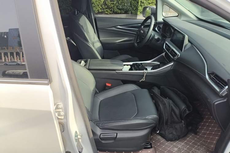 Used SAIC MAXUS G50 2023 PLUS 1.5T Happiness-Recommended Automatic Start Edition Right Front Seat
