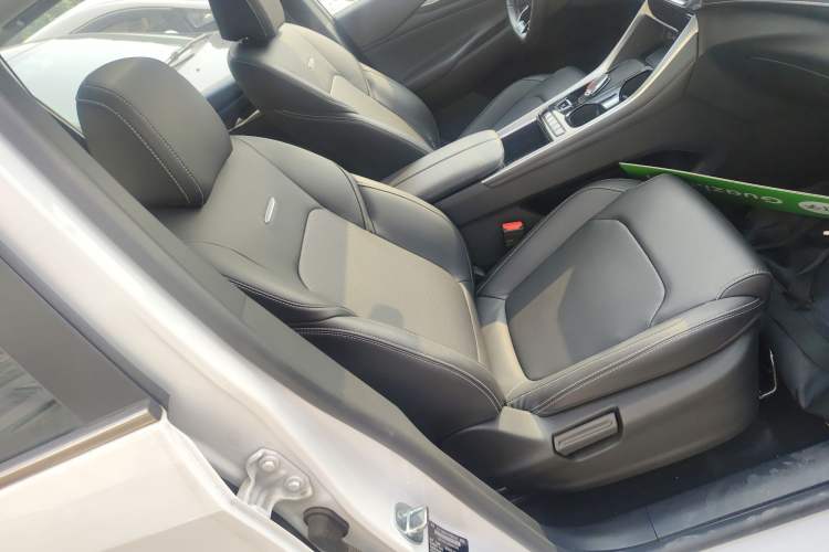Used SAIC MAXUS G50 2023 PLUS 1.5T Happiness-Recommended Automatic Start Edition Right Front Seat