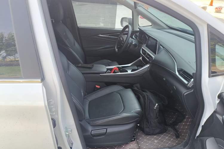Used SAIC MAXUS G50 2023 PLUS 1.5T Happiness-Recommended Automatic Start Edition Right Front Seat