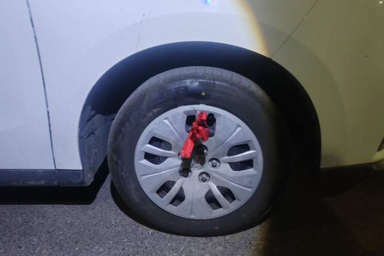 Used SAIC MAXUS G50 2023 1.5T Manual Comfort A Right Front Wheel Hub